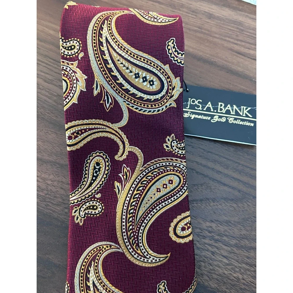 Jos. A.‎ Bank Signature Gold Burgundy Paisley 100% Silk Mens Necktie W22869-2